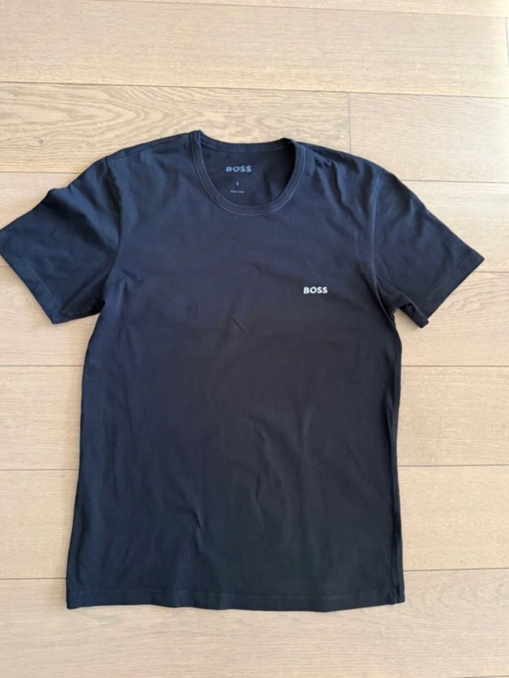 Hugo Boss Black Crewneck T-Shirt with embroidered Chest Logo